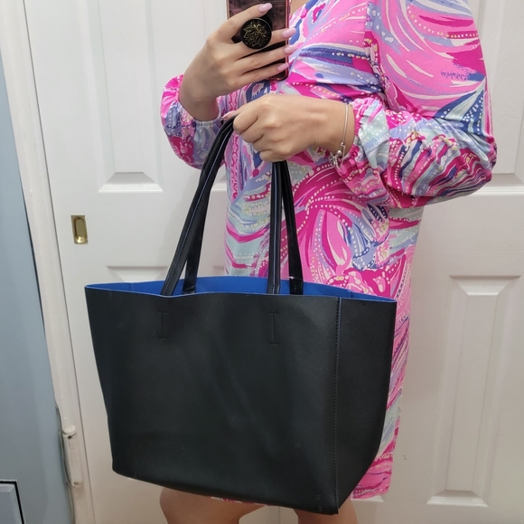 Reversable Colorblock Black and Blue Blue Tote Bag - Picture 2 of 14